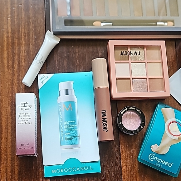 BEAUTY BUNDLE!!! 10 PIECES!!!! - Picture 3 of 6